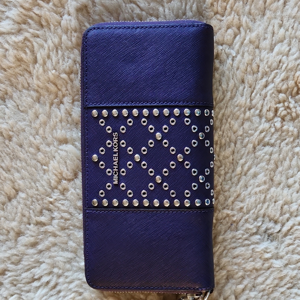 Gorgeous NWOT Michael Kors Purple Studded Long Wallet 💜🎁